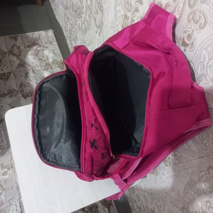 Продам рюкзак для девочки