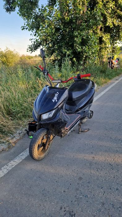 Продам м8 торг уместен