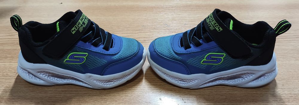 Pantofi sport pentru copii cu luminite Skechers-LIGHT UP METEOR LIGHTS - Sneakers low - black/blue/lime nr. 23