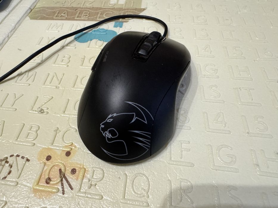 Мишка Roccat kone pure