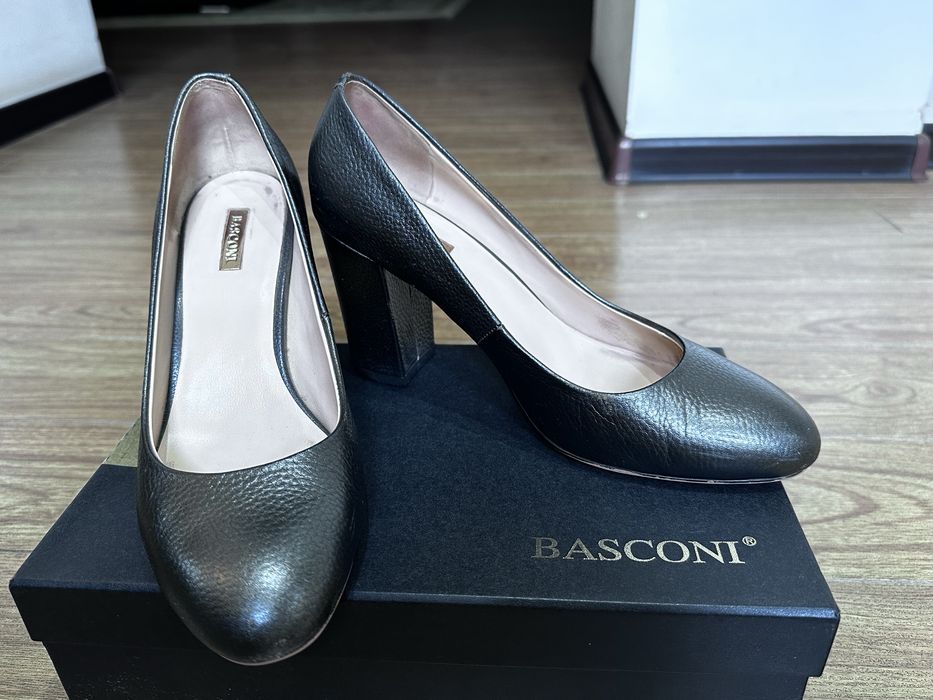 Лодочки BASCONI, р-р 39, кожа, оригинал