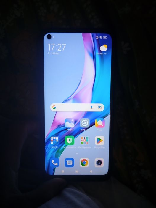 ПРОДАМ ТЕЛЕФОН редми нот 9 в хорошем состоянии ремонт не был нераз