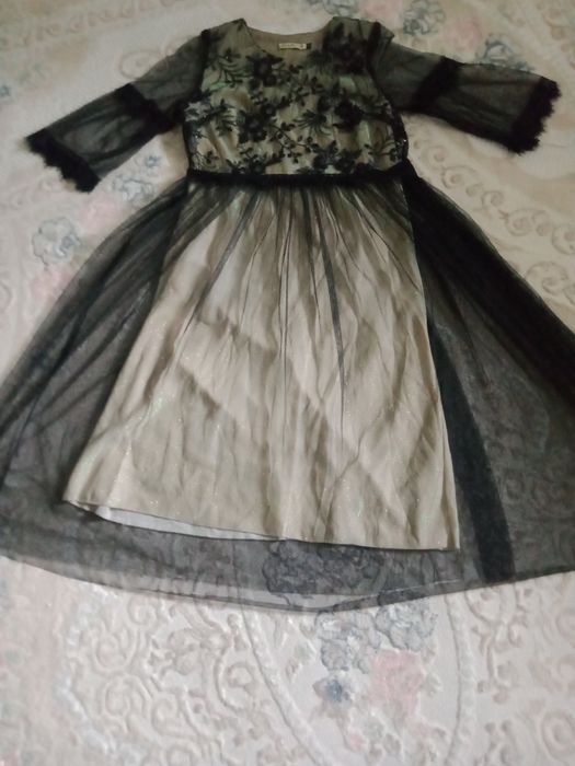 Койлектер жане аяк киымдер сатылады