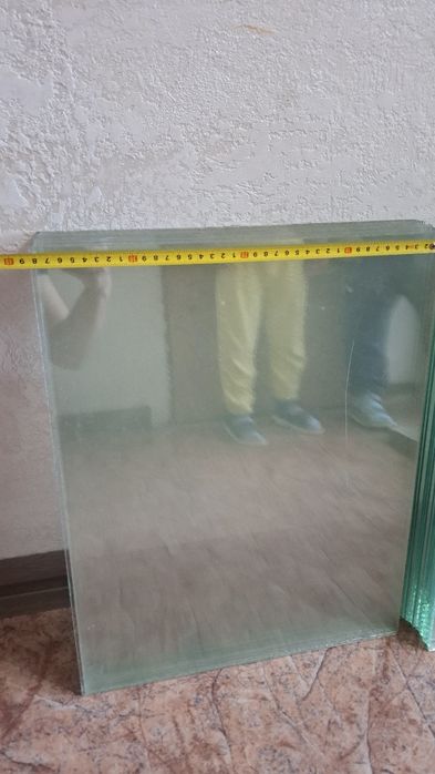 Отдам даром стекло