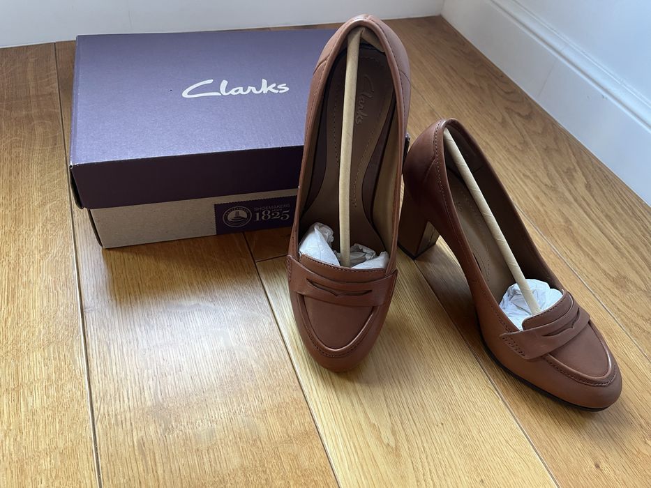Чисто нови кожени обувки Clarks- 37 номер