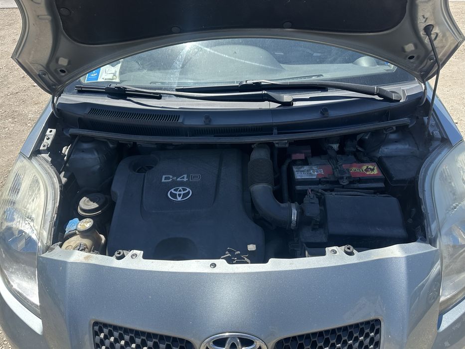 Тойота Ярис 1.4 d4d-90к.с. На Части!!!