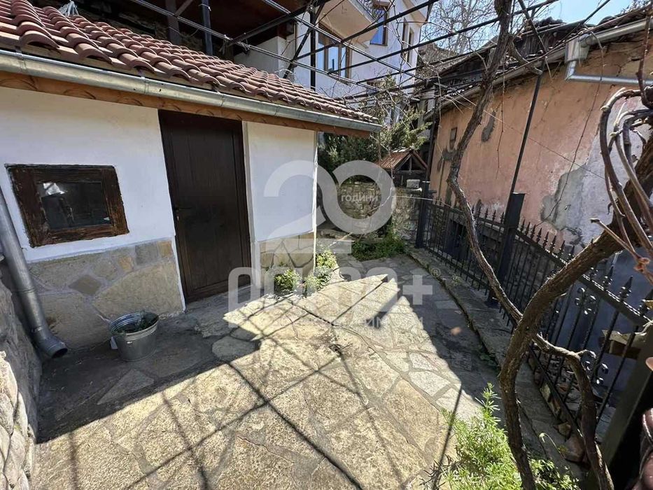 Къща с разработен бизнес