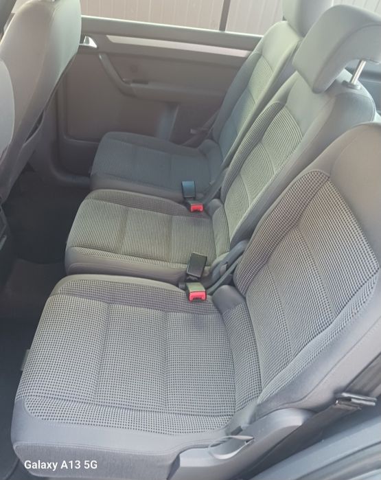 Vând Touran Wolkswagen