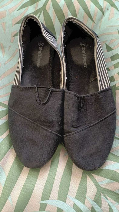 Два чифта унисекс еспадрили, 42 номер, 27 см. стелка