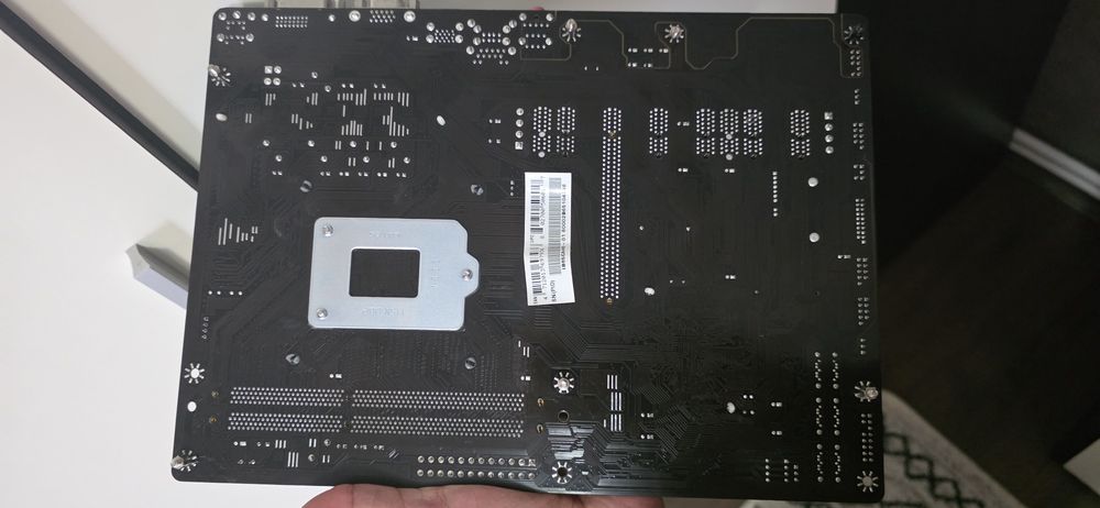 Placa de baza cu procesor