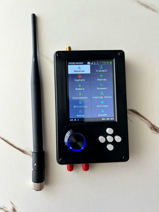 Sistem HackRF One PortaPack H2 cu Mayhem si Card 64GB