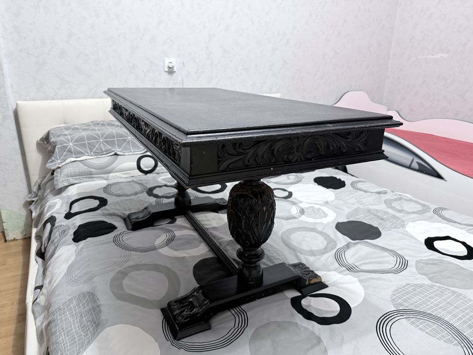 Холна маса дърворезба