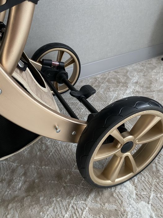 Продам коляску 2 в 1