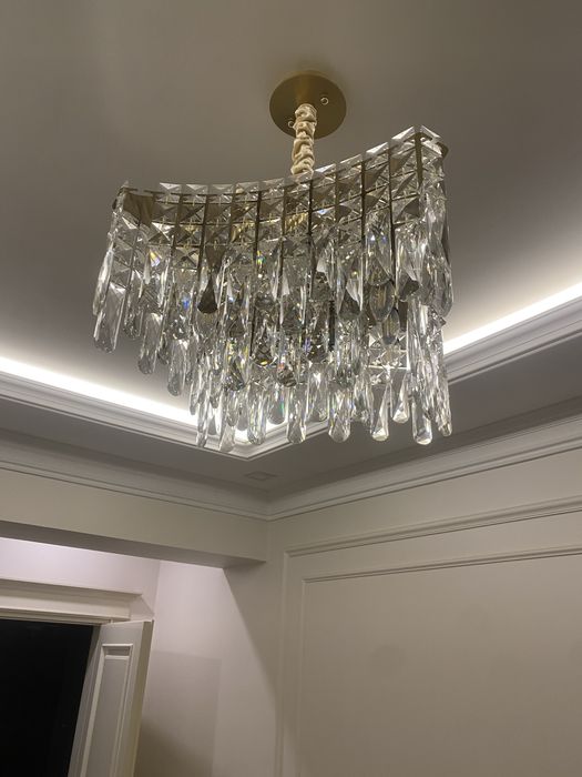 Люстра фактически новая