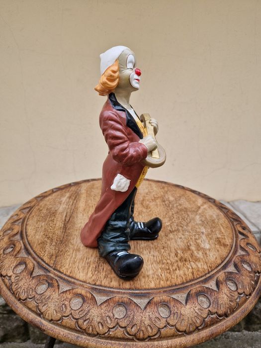Страхотна антикварна колекционерска керамична фигура клоун