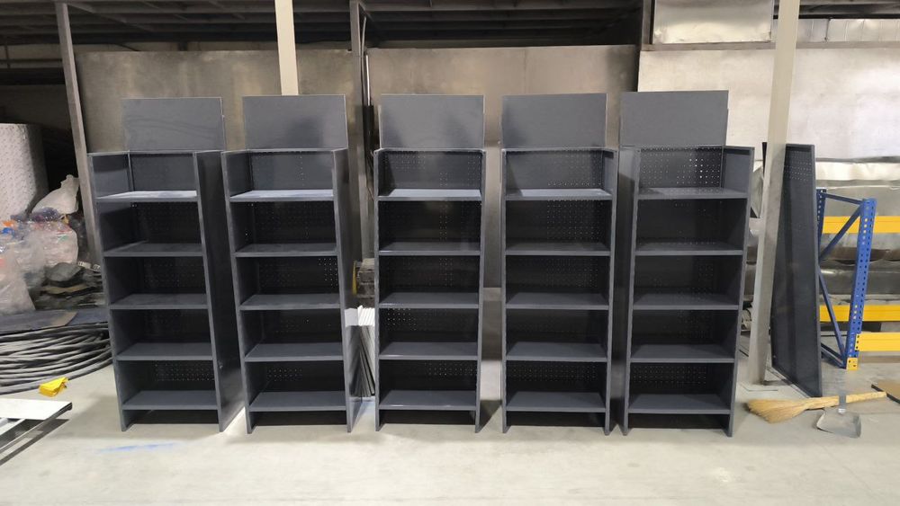 Металлический стеллаж для магазина