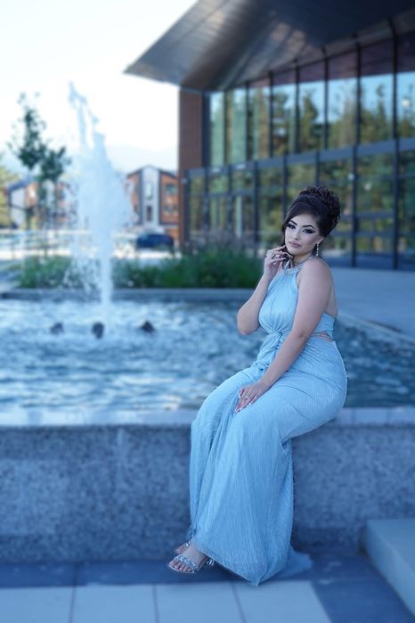 Светло синя бална рокля