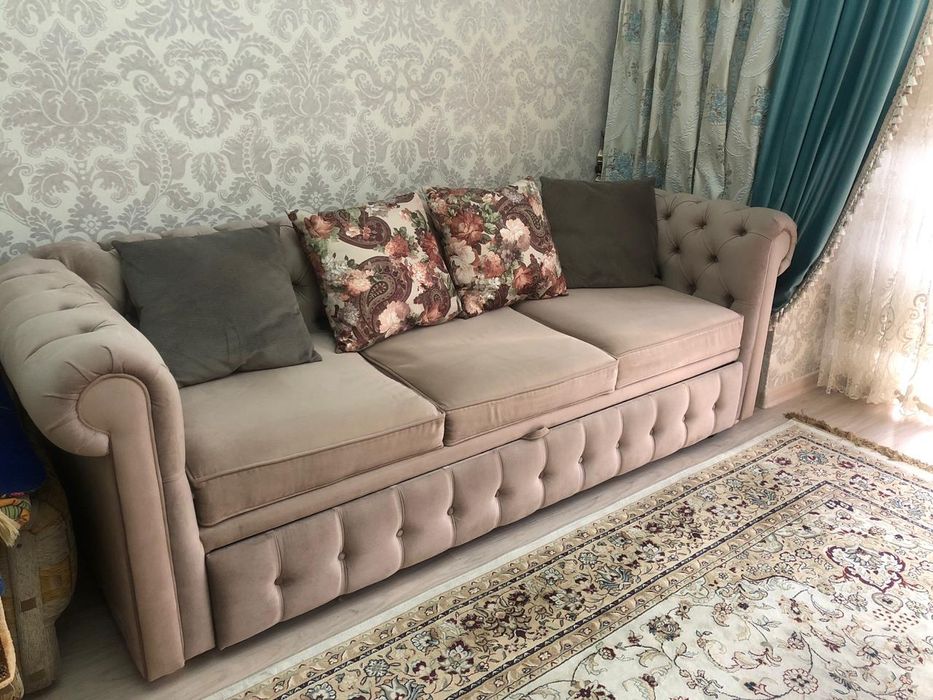 Продам диван в отличном состоянии.