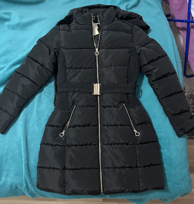 Vand geaca marimea S de calitate