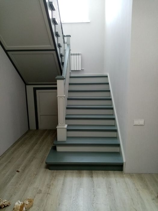 Изготовление лестниц  и корпусной мебели.