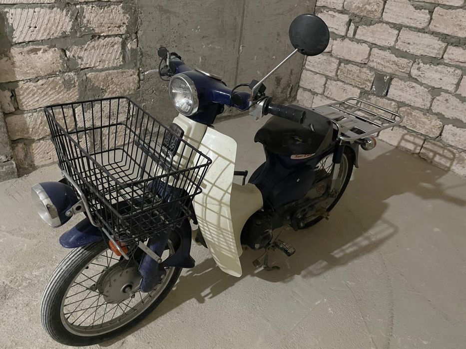 Honda Super Cub AA01