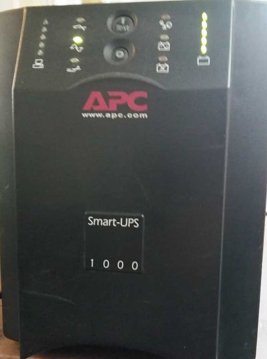 APC Smart-UPS 1000 ( 1000VA ) в отлично състояние и с нови батерии
