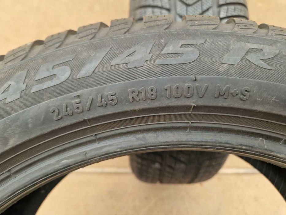 2 Pirelli R18 245/45
Зимни гуми Runflat 
DOT4019