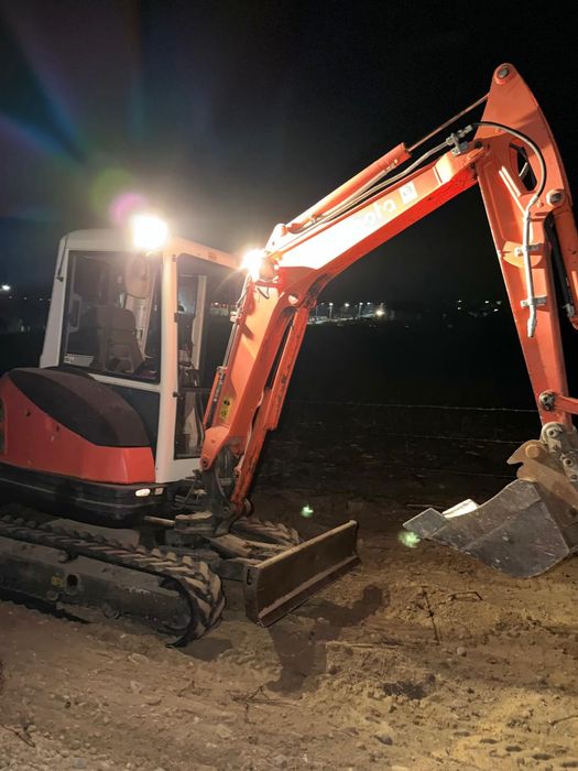 Inchiriez Miniescavator  kubota 3 tone