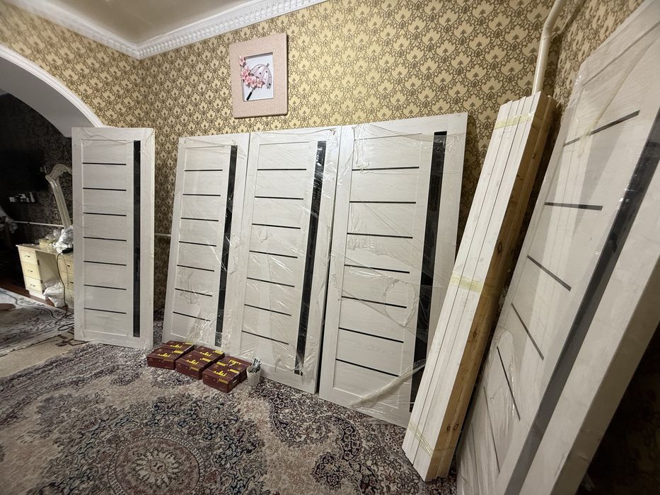 Деревяные двери новые