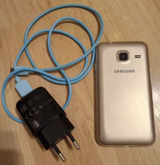 Телефон Samsung Galaxy J1 mini Gold в отлично състояние, 1/8GB RAM/ROM