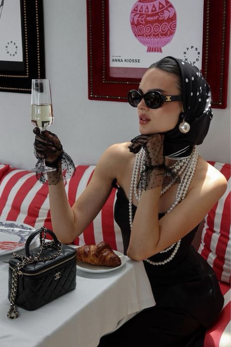 Перчатки в сетку декоративные