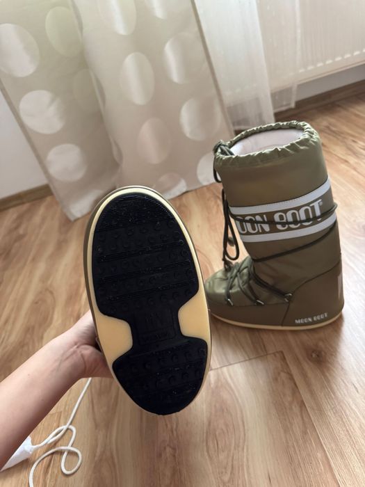 Cizme bocanci moon boots  35/38