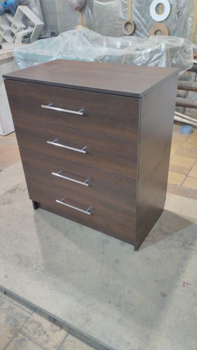 В наличии новые КОМОДЫ