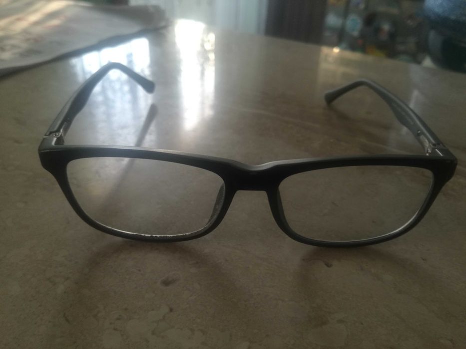 Продавам Диоптрични очила-0,5 и на двете -KWIAT