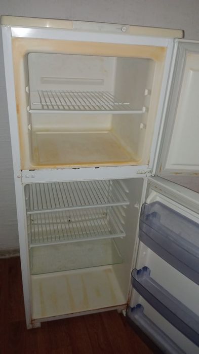 Отдадим холодильник рабочий