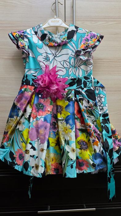 Продам праздничные платья