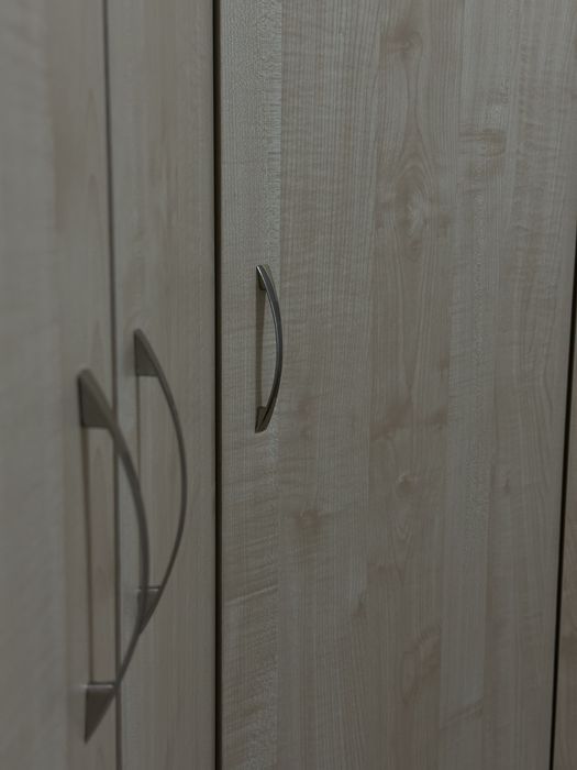 СРОЧНО  Угловой шкаф.