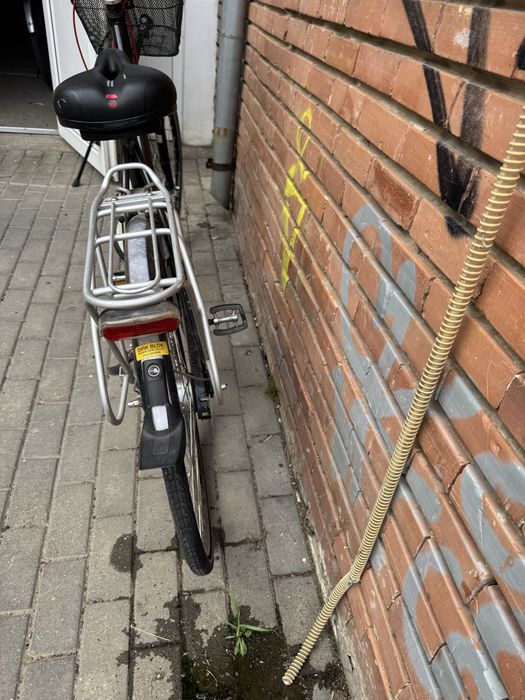 Bicicleta dama cu cadru de aluminiu