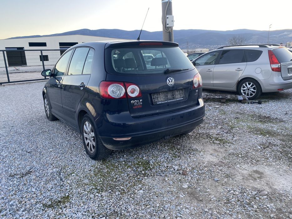 Фолксваген голф 5 плюс  1.6 бензин 102кс на части