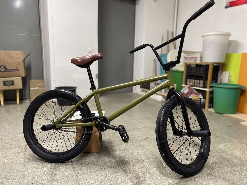 Продам трюковой BMX