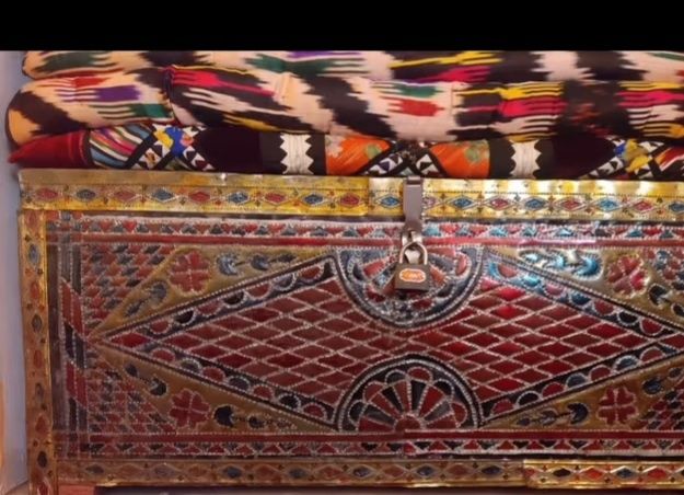 Продам национальный сундук 400000 сум