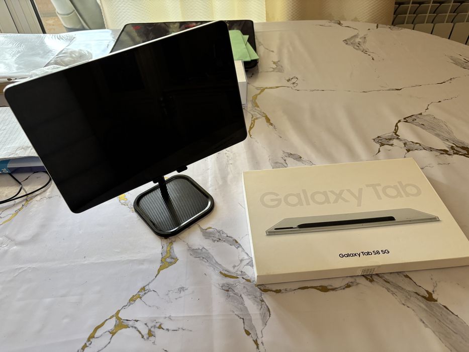 Samsung galaxy tab s8 (5G)