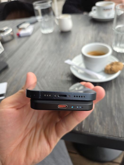 Безжично Магнитно зарядно за смартфон - iPhone/Samsung