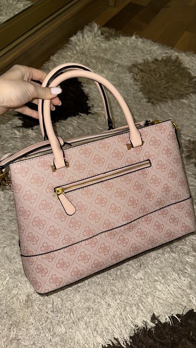 Продам сумку Guess