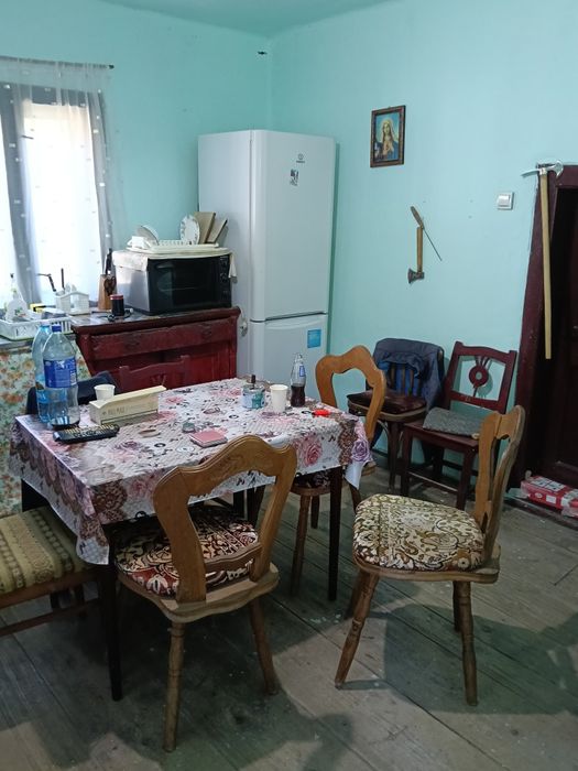 Vând casă din lemn