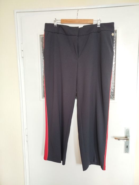 Панталон с червен кант 2-3 хл