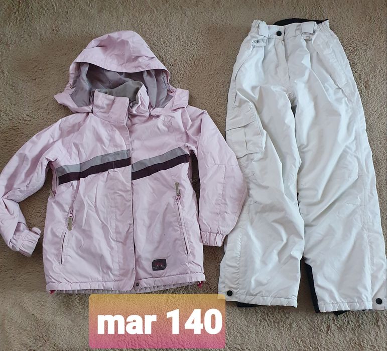 Pantaloni si geaca impermeabile