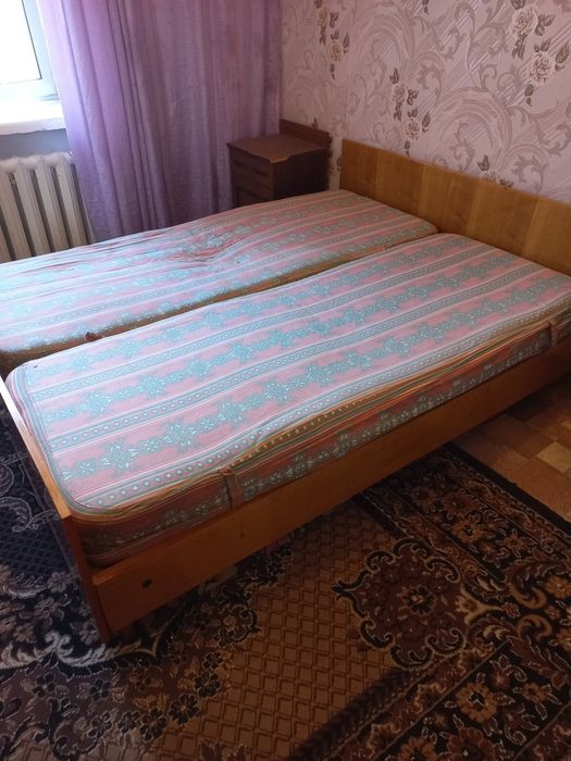 Бесплатно отдам  двуспальную кровать