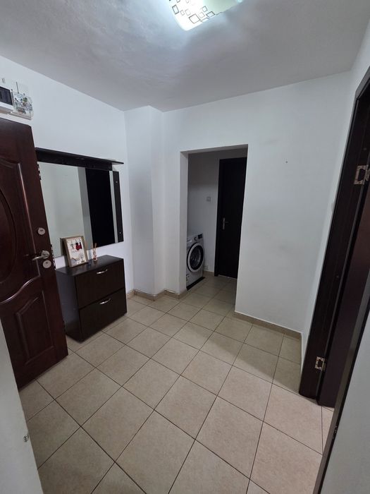 Inchiriez apartament cu 2 camere