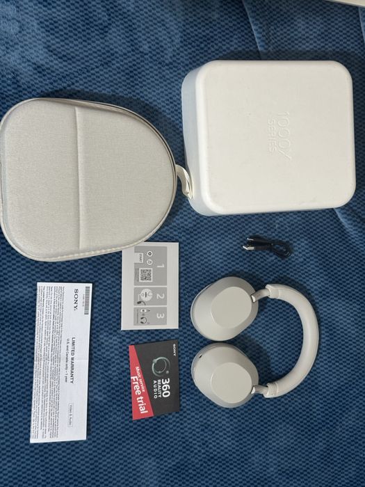Наушники Sony WH-1000XM5 серебристый